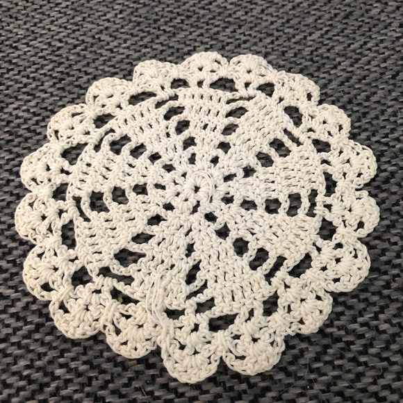 Vintage 1990’s Hand Crafted Crocheted Coasters/Doilies (2). - Picture 4 of 4